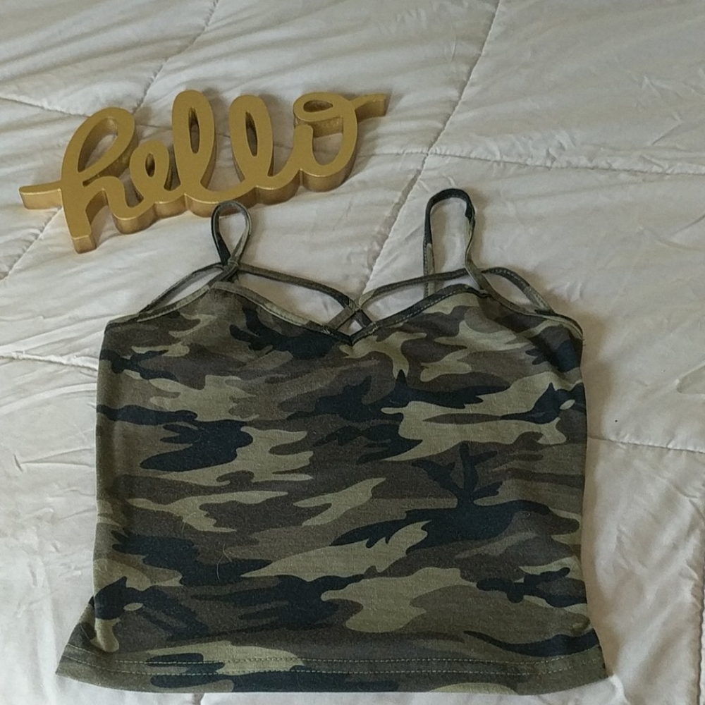 Camo crop top